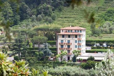 هتل Ristorante Grappolo D Oro