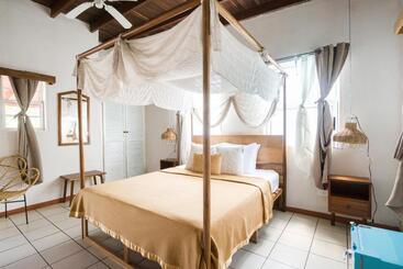 هتل Selina Manuel Antonio   Hostel