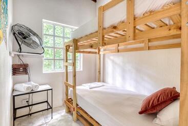 هتل Selina Manuel Antonio   Hostel