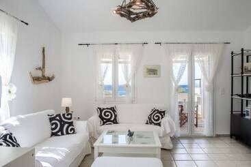 Luxury Family Apartment   Pool, Seaview, 200m Beach