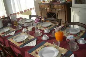 تختخواب و صبحانه Mums B And B   Colonnina Elettrica