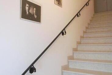 تختخواب و صبحانه Mums B And B   Colonnina Elettrica