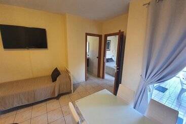 تختخواب و صبحانه Guest House Brezza Marina