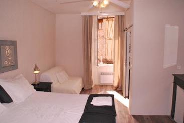 تختخواب و صبحانه La Maison Au Puits