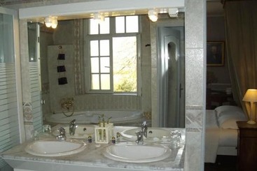 تختخواب و صبحانه Manoir De La Baronnie