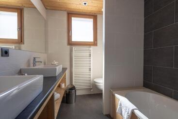هتل Chalet Les Rhodos
