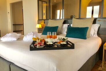 هتل Hôtel De La Plage Saint Jean De Luz
