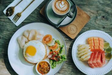 هتل Lovinalife Room & Cafe