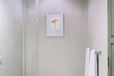 هتل Lovinalife Room & Cafe