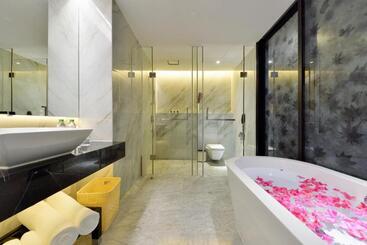 هتل Palace Resort Yalong Bay Sanya