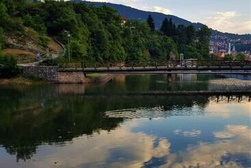 هتل Pansion River
