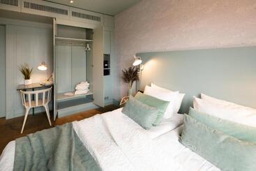 هتل Redstone Apartments