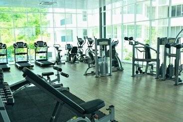 هتل Sri Beverly Hills Near Klia & Klia2 & F1