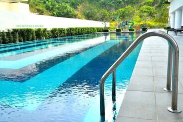 هتل Sri Beverly Hills Near Klia & Klia2 & F1