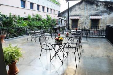 Inn Stations Hostel