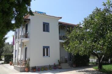 Rastoni Guest House Skopelos
