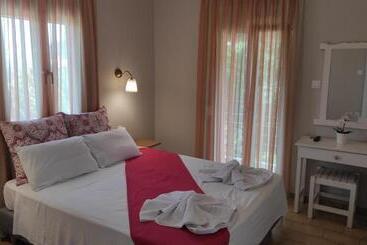 Rastoni Guest House Skopelos