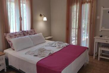 Rastoni Guest House Skopelos