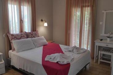 Rastoni Guest House Skopelos