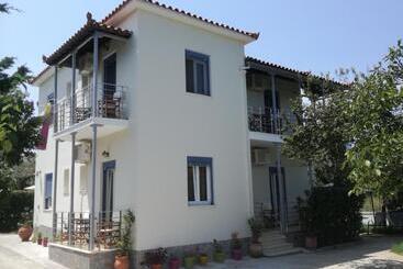 Rastoni Guest House Skopelos