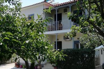 Rastoni Guest House Skopelos