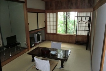 ریوکان Onsen Minshuku Sakaeya