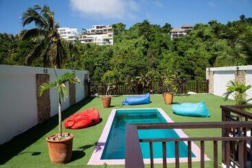 هاستل Chillax Boracay