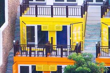 هاستل Chillax Boracay