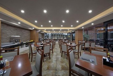هاستل Hong Li Lai