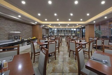 هاستل Hong Li Lai