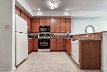 Global Luxury Suites At Forrestal
