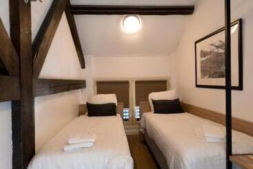 هتل Plantage Garden Apartments