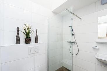 هتل Plantage Garden Apartments