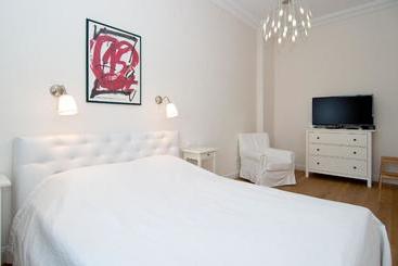 هتل Apartments Minsk