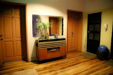 هتل Blue House Youth Hostel