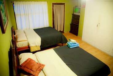 هتل Blue House Youth Hostel