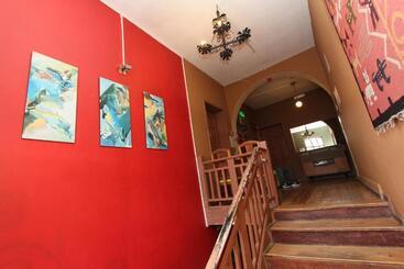 هتل Blue House Youth Hostel