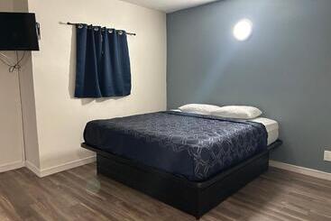 هتل Budget Inn Hollywood