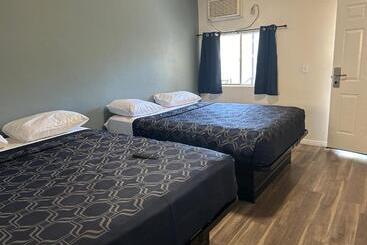 هتل Budget Inn Hollywood