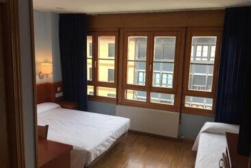 هتل Hostal Alda Rio Duero