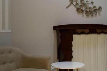 هتل Hostal Alda Rio Duero