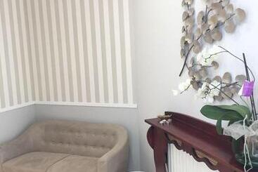 هتل Hostal Alda Rio Duero