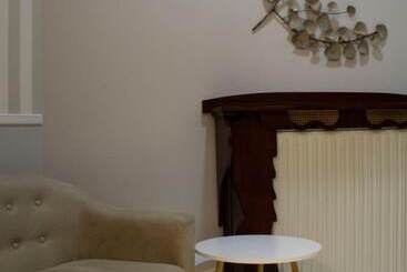 هتل Hostal Alda Rio Duero