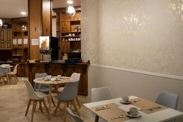هتل Hostal Alda Rio Duero