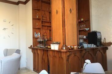 هتل Hostal Alda Rio Duero