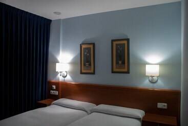 هتل Hostal Alda Rio Duero