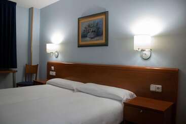 בית מלון כפרי Hostal Alda Rio Duero