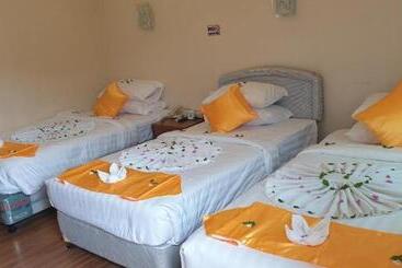 Law Ka Thit Sar Hotel   Hostel