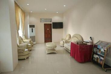 Law Ka Thit Sar Hotel   Hostel
