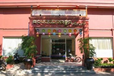Law Ka Thit Sar Hotel   Hostel